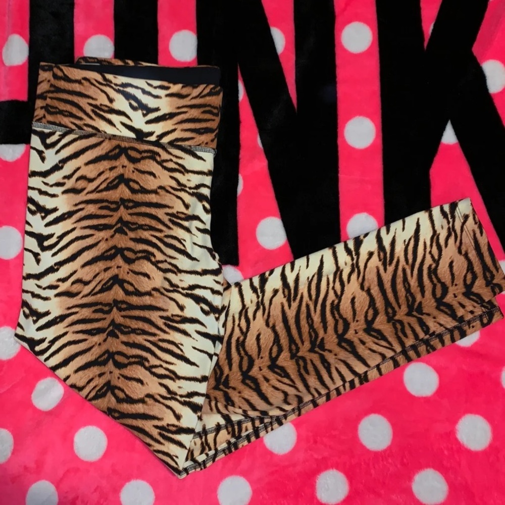 VS PINK LARGE RARE TIGER LEGGINGS